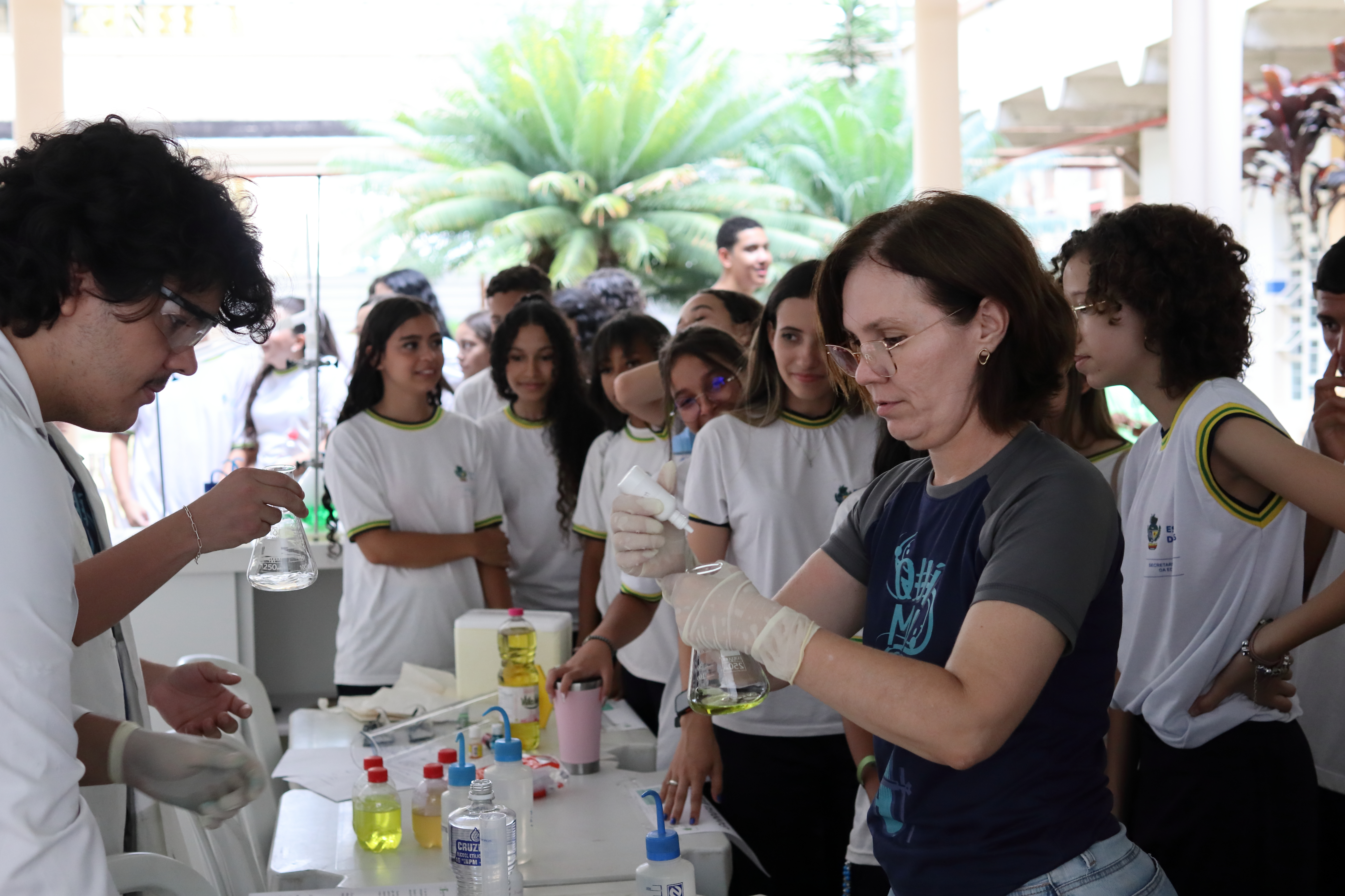 Tendas abrigaram projetos de ensino e pesquisa realizados pelos cursos ofertados do Câmpus Goiânia e aproximaram estudantes participantes do projeto Conhecendo o IFG